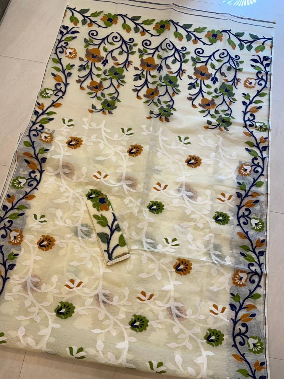 Dhakai Jamdani Semi Polished Saree